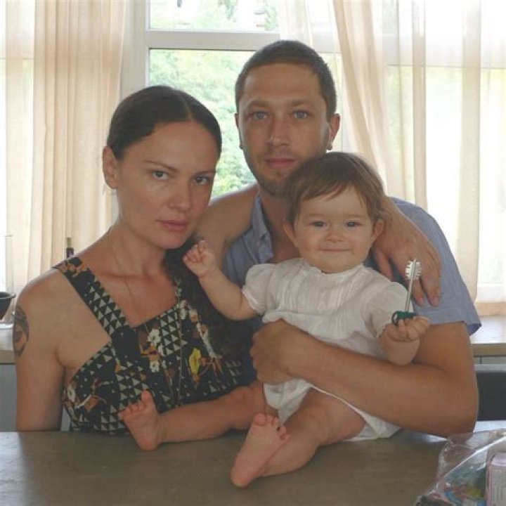Who Is Ebon Moss-Bachrach Wife Yelena Yemchuk? Meet His Children & Family